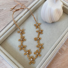 Load image into Gallery viewer, FLORAL DREAM NECKLACE