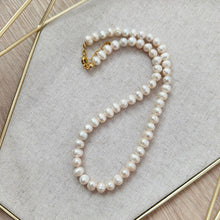 Load image into Gallery viewer, BASIC PEARL NECKLACE