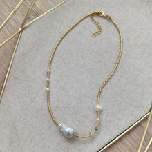 Load image into Gallery viewer, SEA GLIMMER NECKLACE