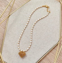 Load image into Gallery viewer, AMOR PEARL NECKLACE