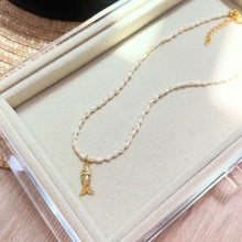 Load image into Gallery viewer, GOLD FISH PEARL NECKLACE