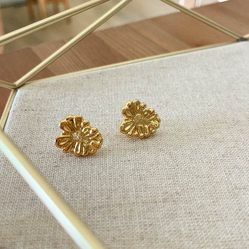 FLOWER STUDS