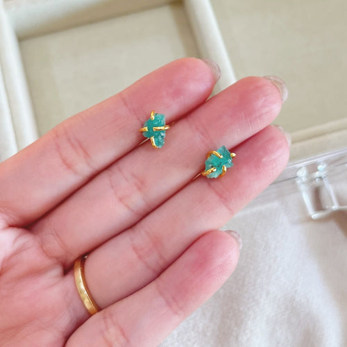 EMERALD STUDS