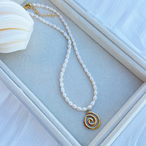 SIRENA PEARL NECKLACE