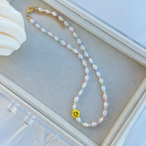PASTEL SMILE PEARL NECKLACE