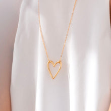 Load image into Gallery viewer, CIELO HEART NECKLACE