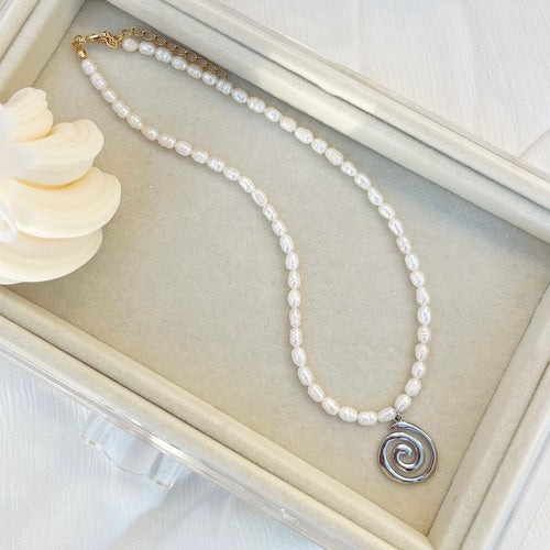 SIRENA PEARL NECKLACE