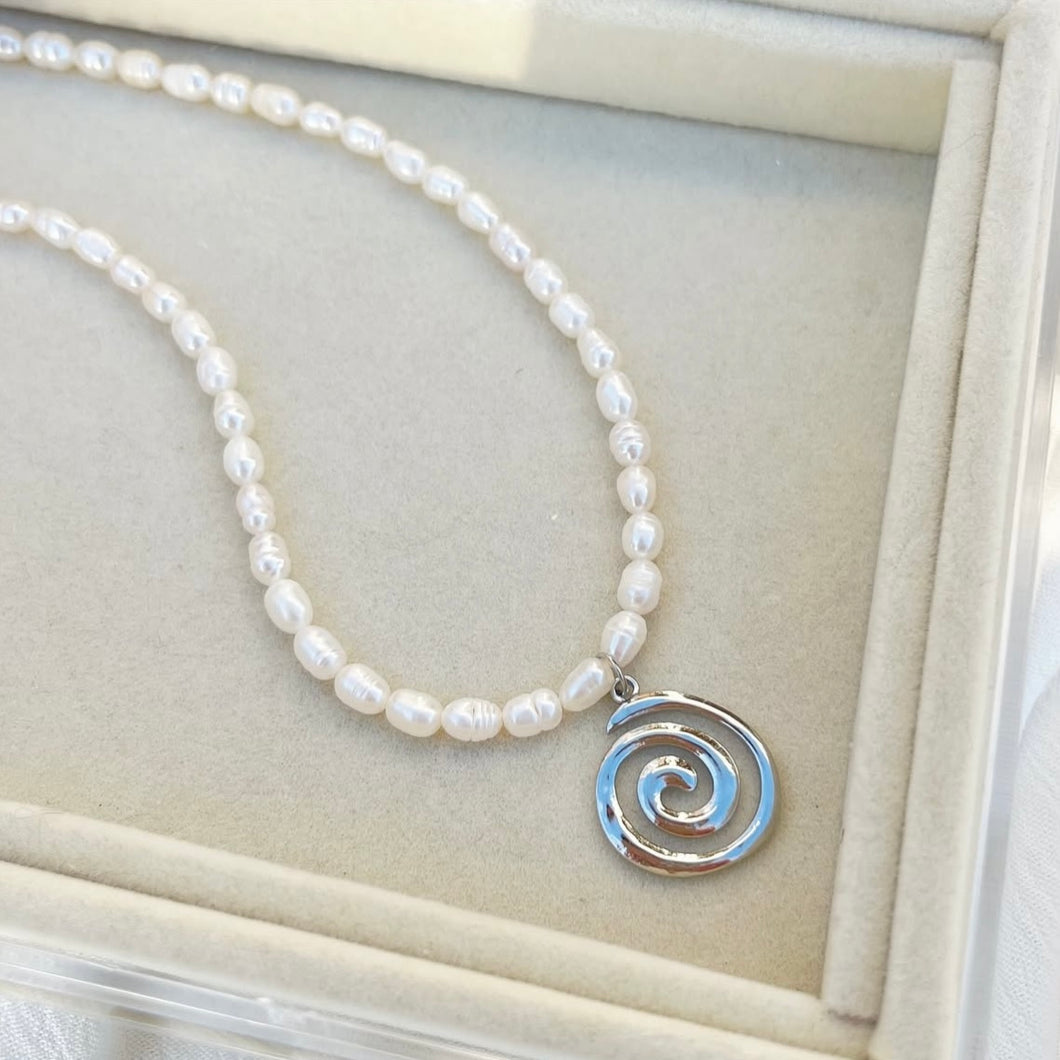 SIRENA PEARL NECKLACE