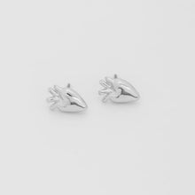 Load image into Gallery viewer, CORAZON ANATÓMICO STUDS