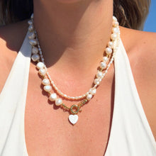 Load image into Gallery viewer, HEART NACRE NECKLACE