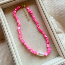 Load image into Gallery viewer, CORAL NECKLACES