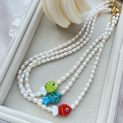 FISHY WHITE PEARLS NECKLACE