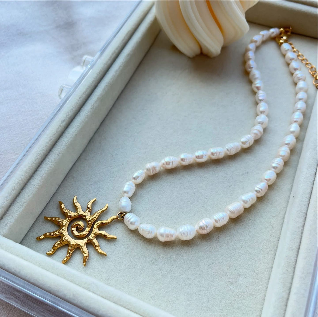 SUN & HEART PEARL NECKLACE