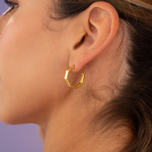 CARLA HOOPS