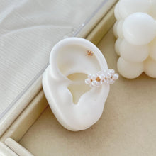 Load image into Gallery viewer, PEARLS EARCUFFS