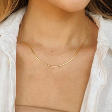 Load image into Gallery viewer, MICRO HERRINGBONE NECKLACE