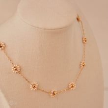 Load image into Gallery viewer, FLOWER NECKLACE